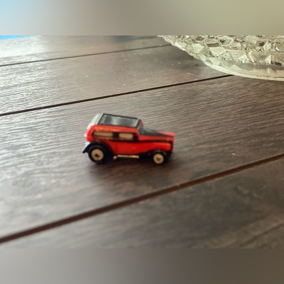 Vintage Micro Machines Ford ‘32 Chopped Custom Insides w/mini Black & Red 1989 - Picture 8 of 11